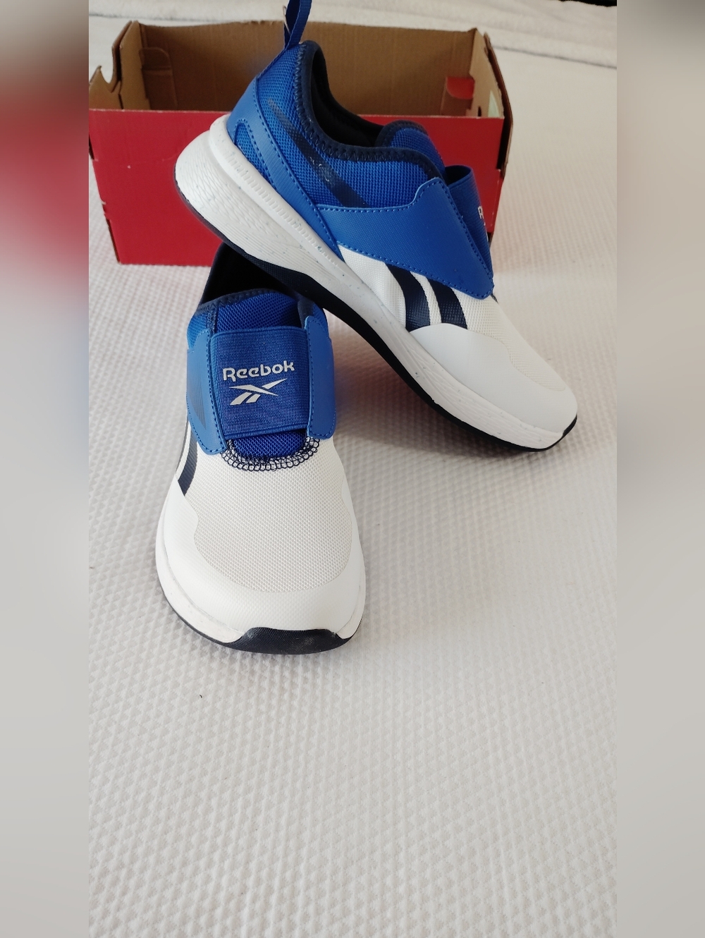 Reebok Nano Play Kids Size 4 Sneakers, Slip On, Blue /White.